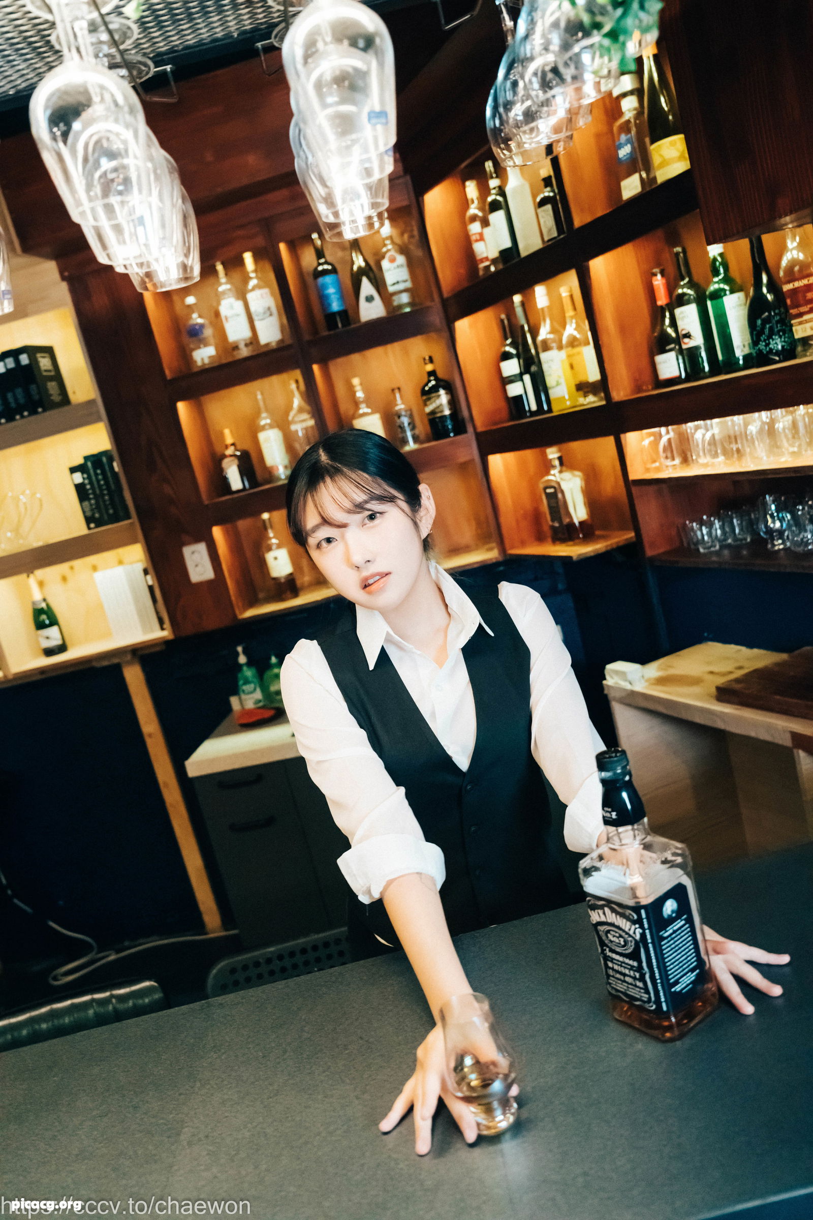 SonSon(손손) NO.053 Loozy S Bar [107P 4V 2.66GB] - 在线看可下载原图