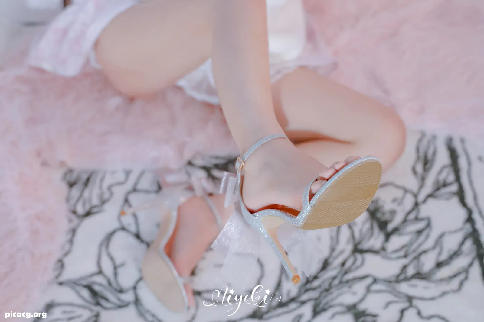 铃木美咲(MisakiSuzuki) NO.021 LovePlusPro 中-裸足 [41P 1V 1.12GB] - 在线看可下载原图